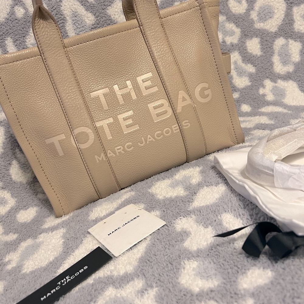 💓sOLD💋 Marc Jacobs Medium Leather The Tote Bag Twine Beige Tan